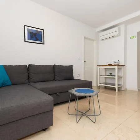Rialto Apartment