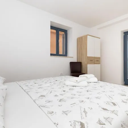 Rialto Apartment